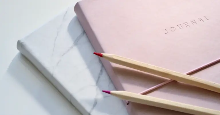 The Benefits of Using a Gratitude Journal (and the Best One to Buy!)